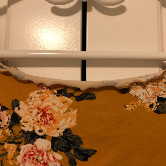 Mustard Floral Crop Top 🌼 - Picture 2 of 6